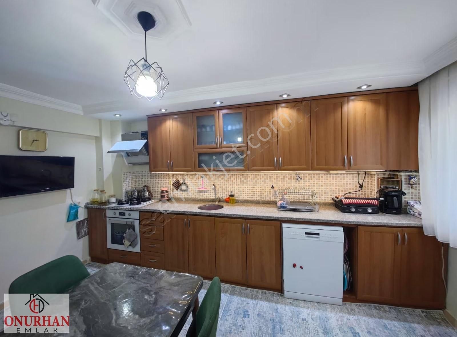 Onurhan Emlaktan 15 Mayıs Ta Satılık 3+1 Daire