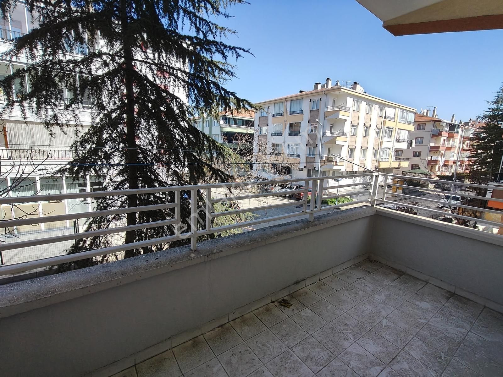 Selçuklu Mh.3+1,ara Katta,ön Cephe, Krediye Uygun,otoparklı - Görsel 6