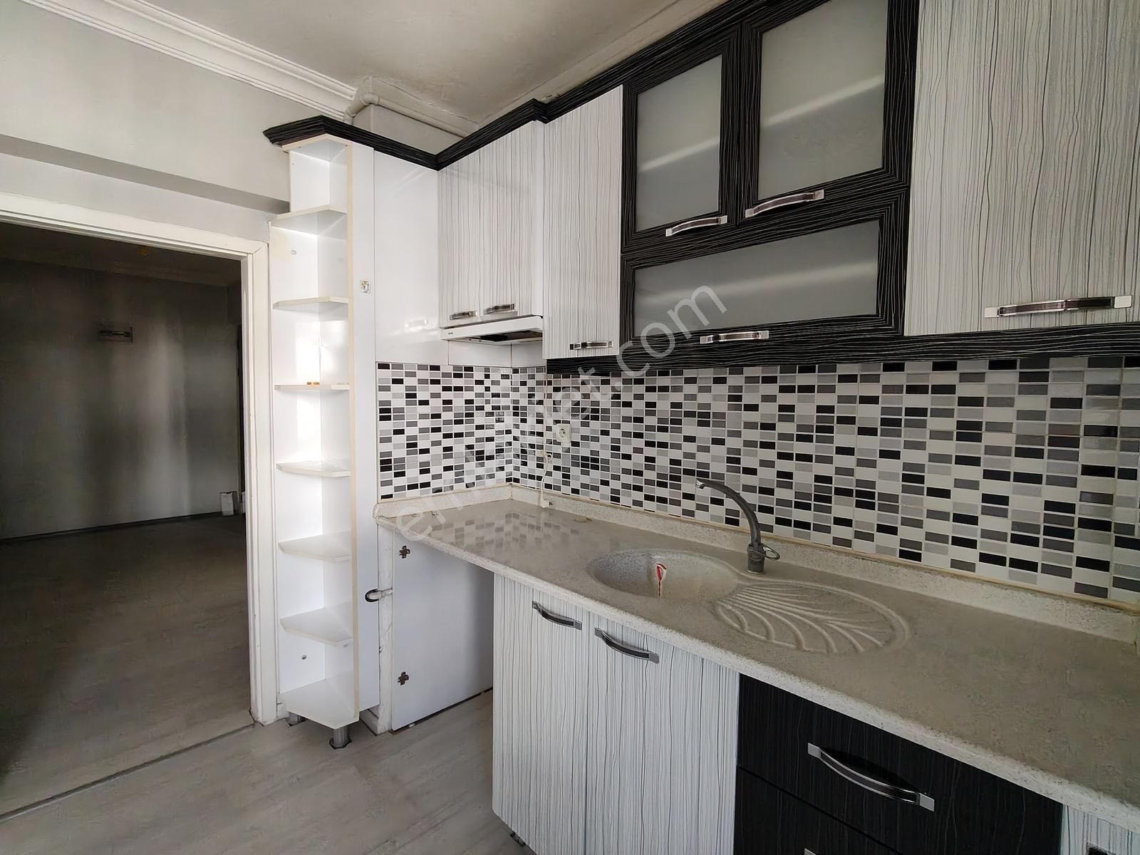 Selçuklu Mh.3+1,ara Katta,ön Cephe, Krediye Uygun,otoparklı - Görsel 9