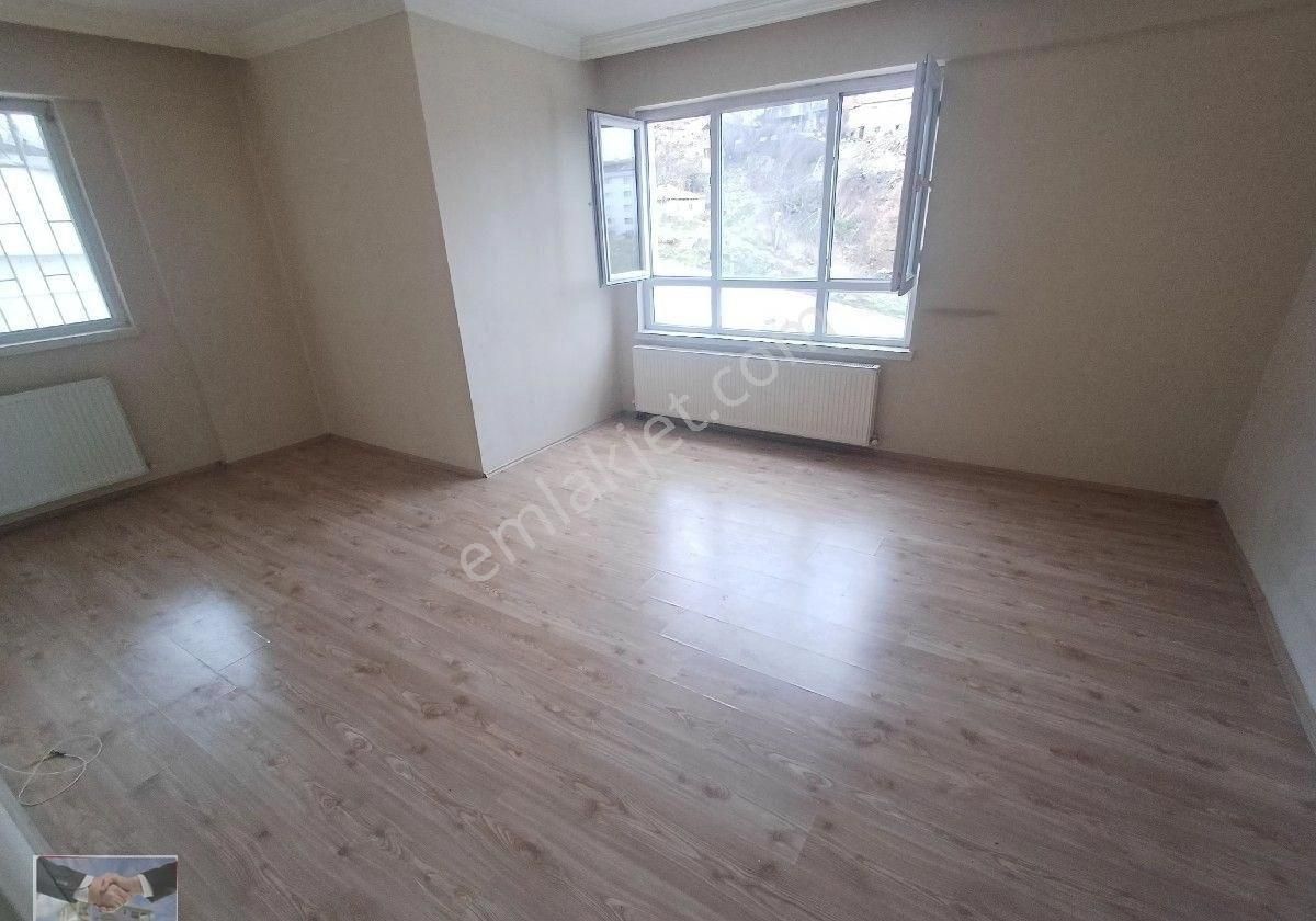 Kalekışladan Cadde Yakını Kiralık 3+1 Daire