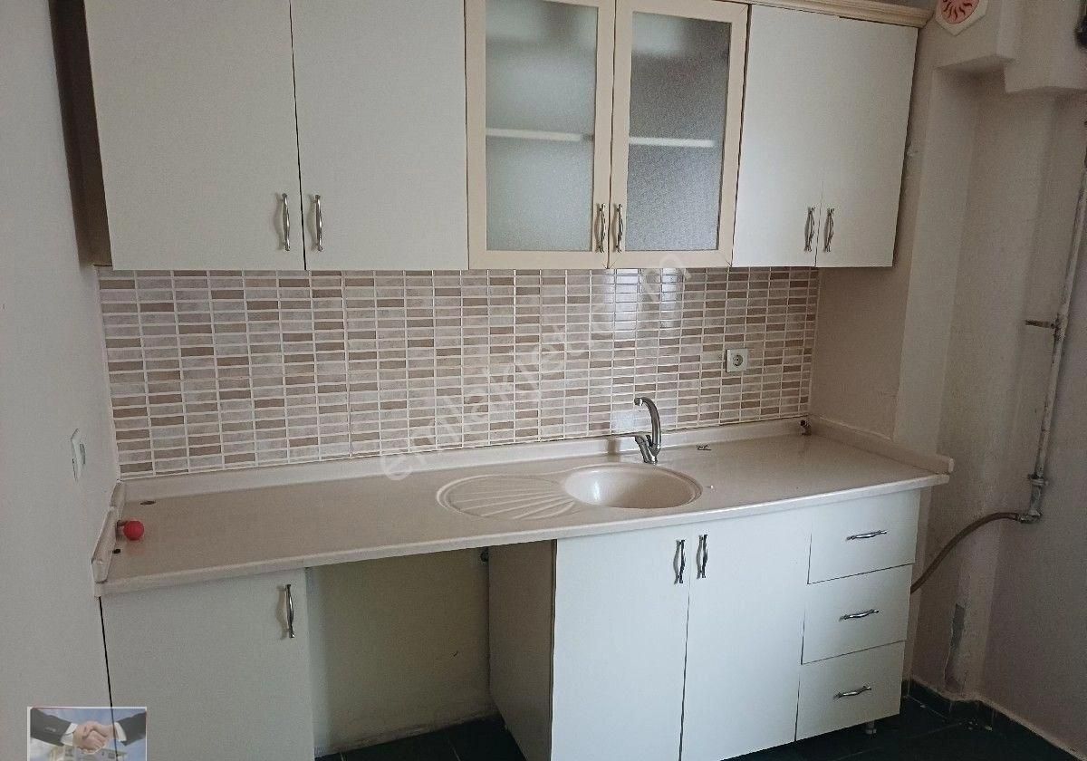 Kalekışladan Cadde Yakını Kiralık 3+1 Daire - Görsel 3