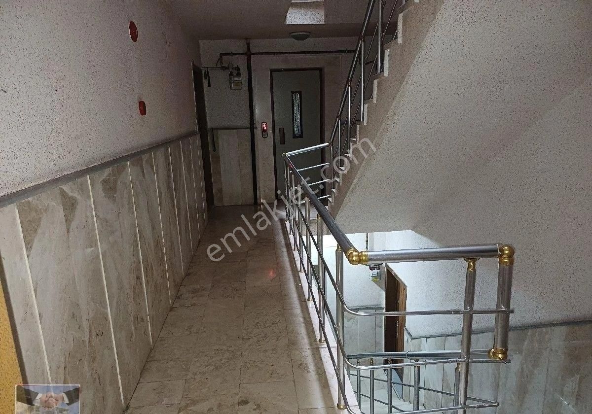 Kalekışladan Cadde Yakını Kiralık 3+1 Daire - Görsel 2
