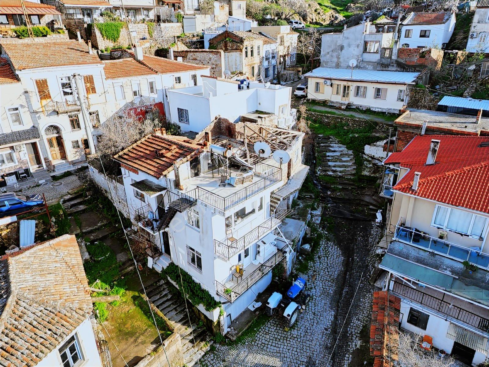 Ayvalık'ta 3+1 Deniz Manzaralı Satılık Müstakil Ev - Görsel 32