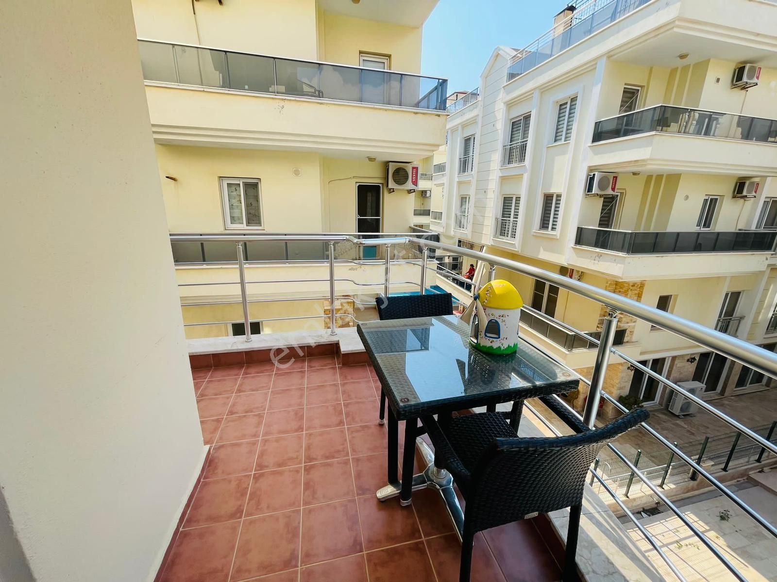 Didim Çamlıkta Havuzlu Sitede Kiralık 3.koya 200 Metre 1+1 Eşyalı Daire - Görsel 3