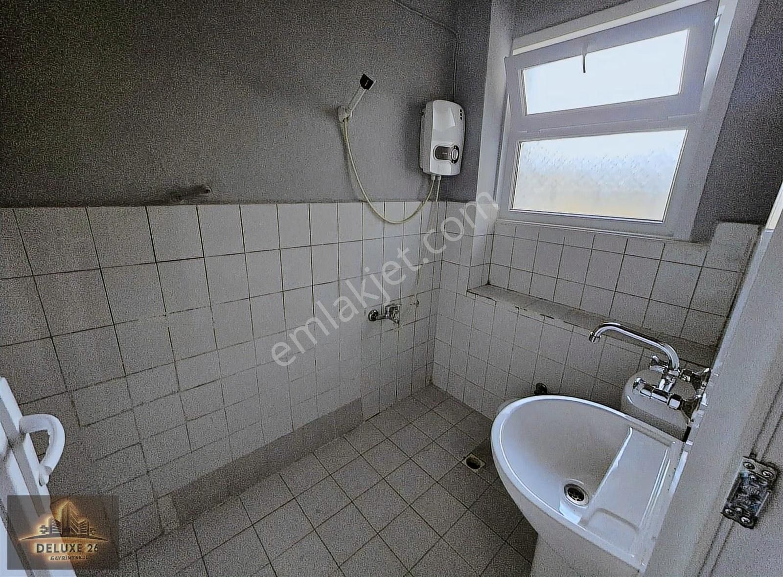 Deluxe 26 ' Dan Selimiye Migros Karşısı Bahçeli 1+1 60 M2 Daire - Görsel 16