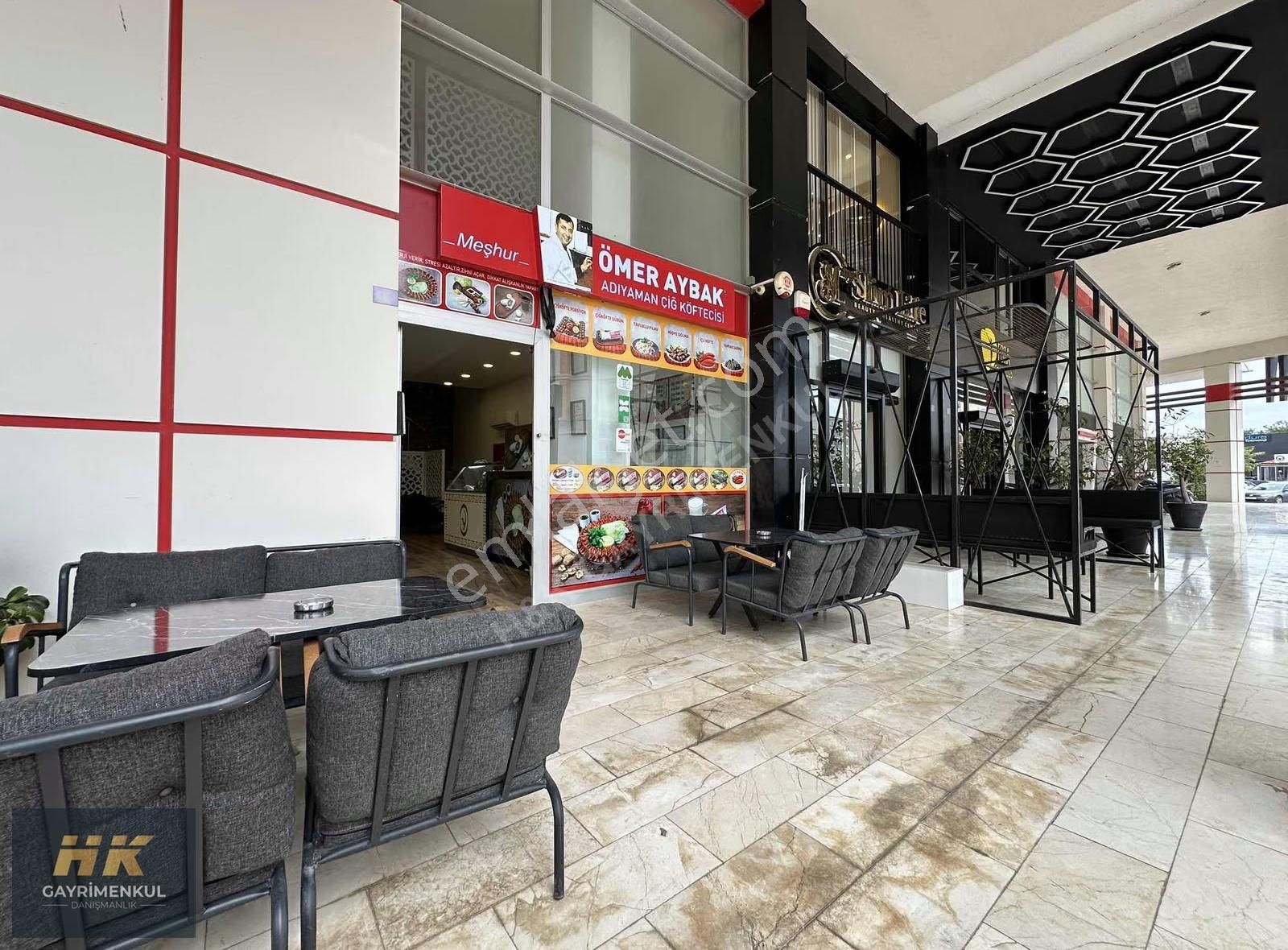 Uluç Mahallesinde 3 Katlı 155m2 Boş Satılık Dükkan