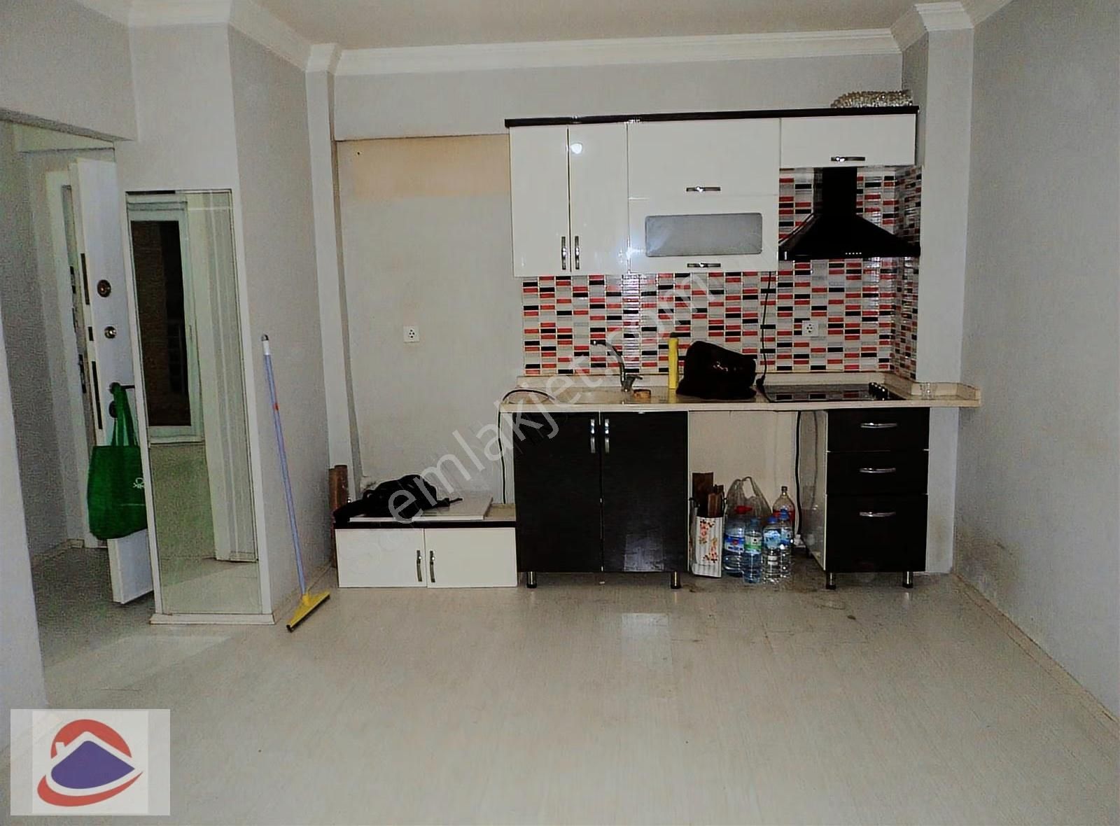 Arakat Büyük Balkonlu Cadde Cepheli Kullanışlı Kiralık 1+1 Konut - Görsel 15