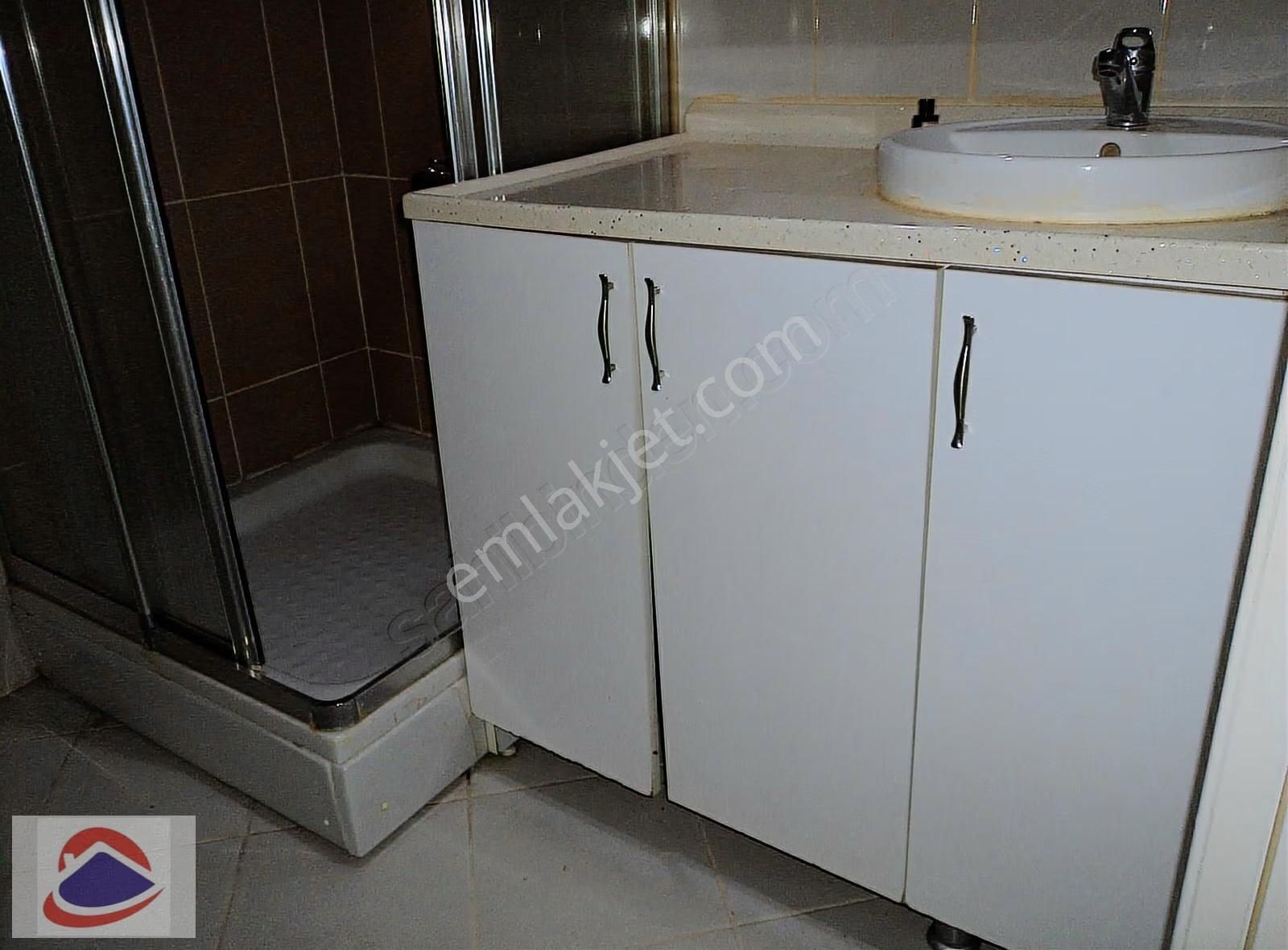 Arakat Büyük Balkonlu Cadde Cepheli Kullanışlı Kiralık 1+1 Konut - Görsel 8