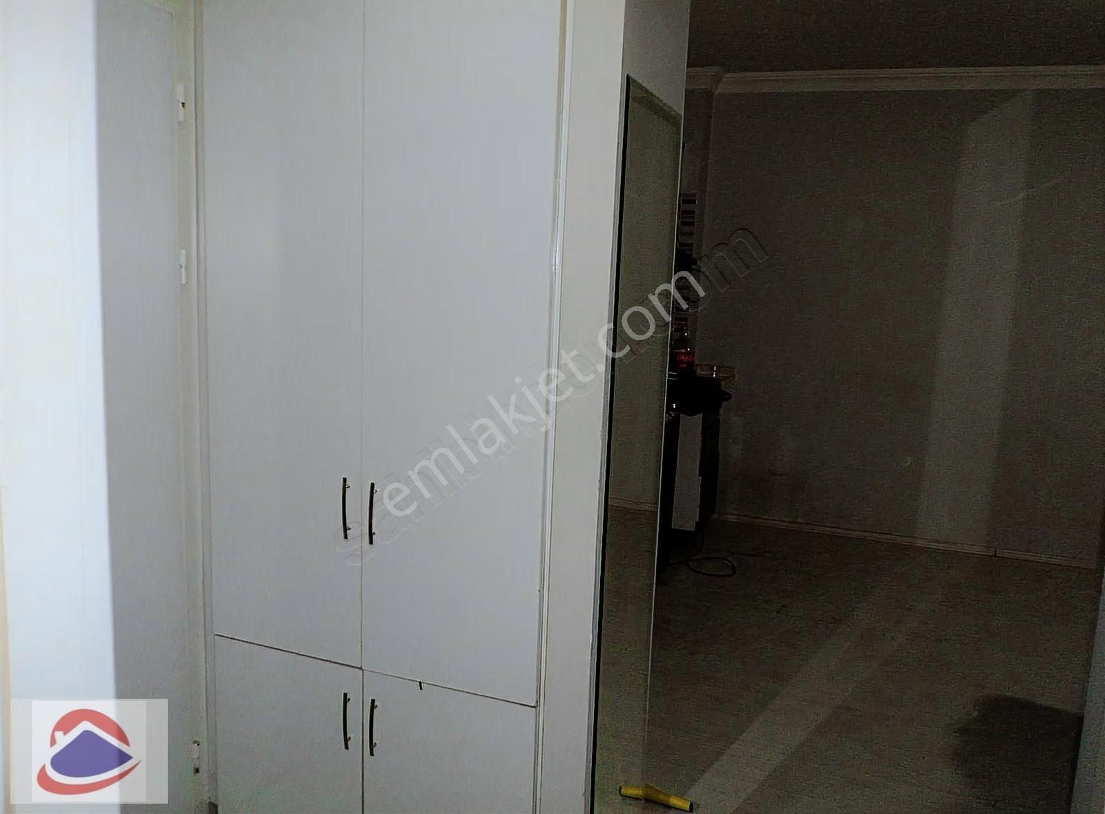 Arakat Büyük Balkonlu Cadde Cepheli Kullanışlı Kiralık 1+1 Konut - Görsel 7