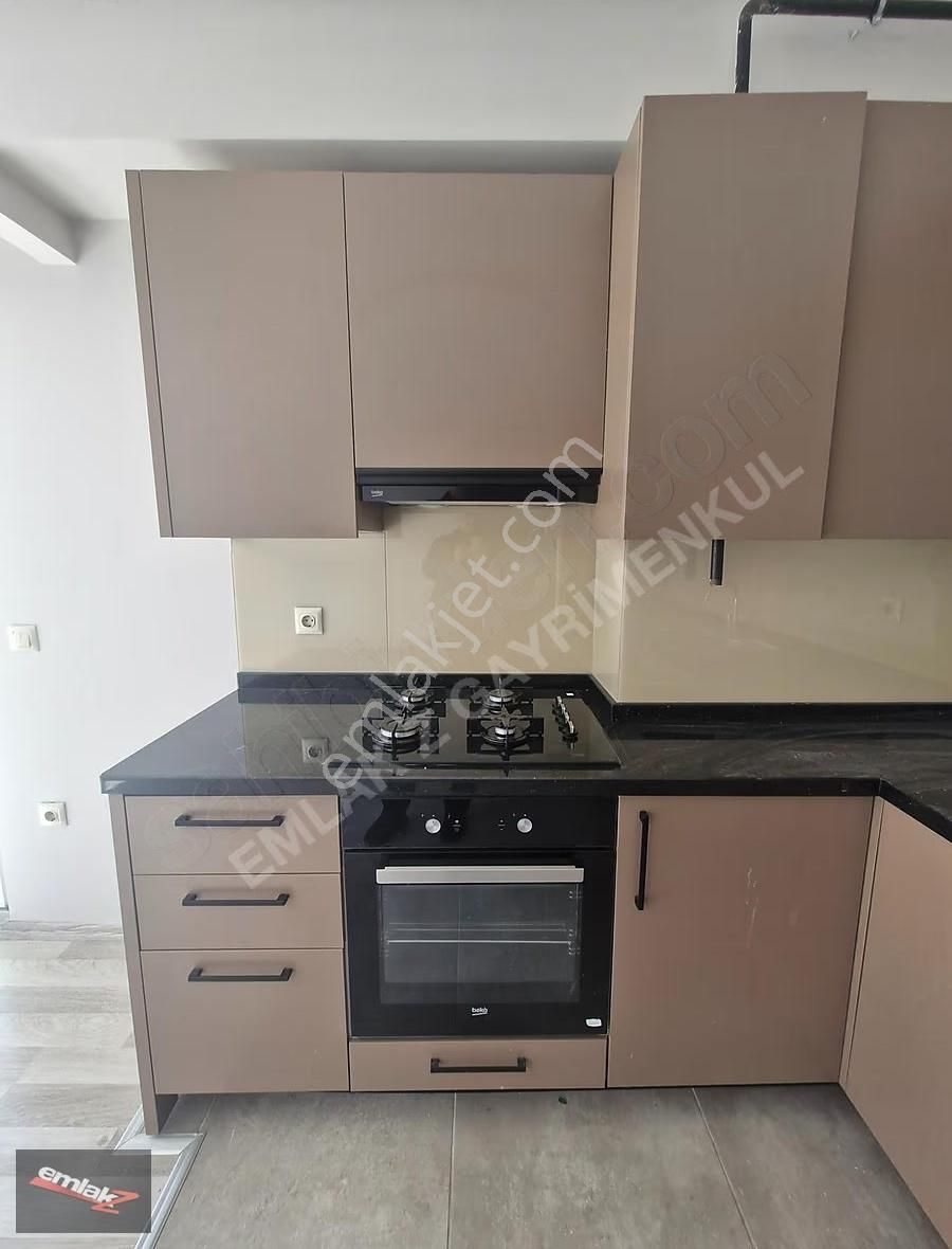 Emlak Z 'den 乂 Tıp Fakültesi Civarı 1+1 Kiralık Daire - Görsel 3