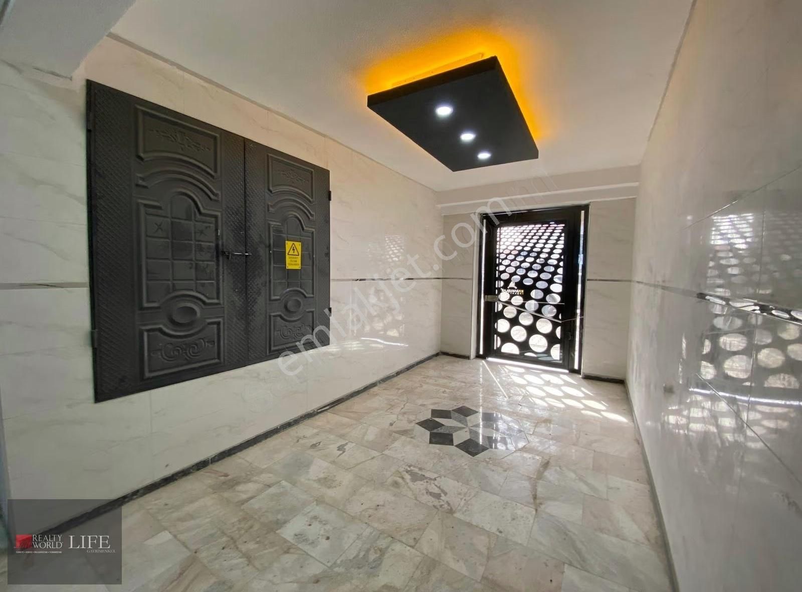 Rw Lıfe// 71 Evler Mh Kafkas Cd Üzerinde Ayrık Nizam Satılık 2+0 - Görsel 3