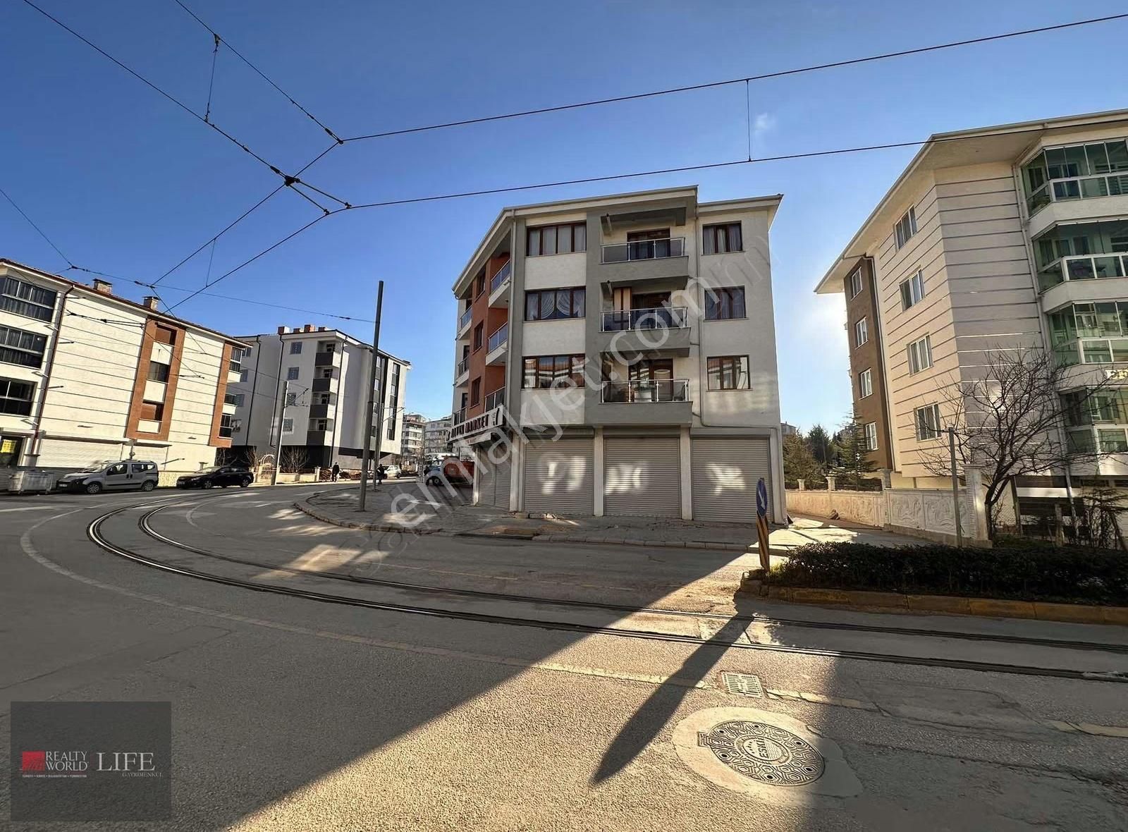 Rw Lıfe//71evler Mh. Şehir Hast. Yakını Satılık Geniş 2+1 Daire