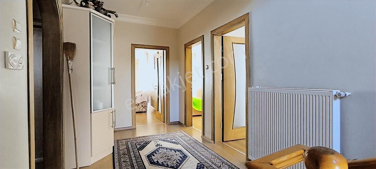 Edis Emlak'tan Kiralık İshaklıda Triplex 5+2 Eşyalı Lüx Villa - Görsel 17