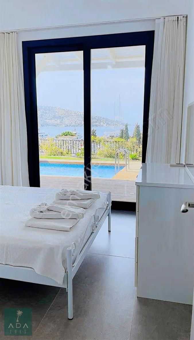 Gündoğanda Tek Kat Denize 100 Mt 3+1 Kiralık Lüks Villa - Görsel 9