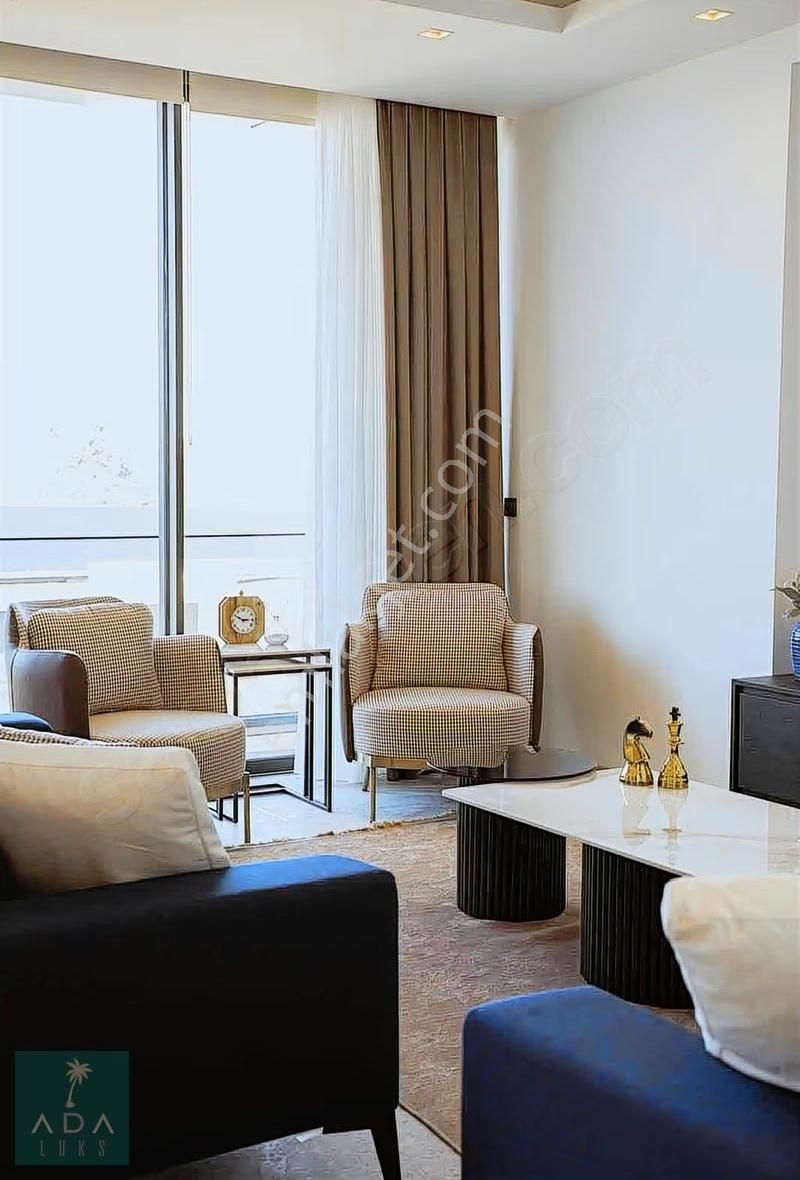 Yalıkavakta Plajlı Lüks Kiralık 4+1 Villa - Görsel 15