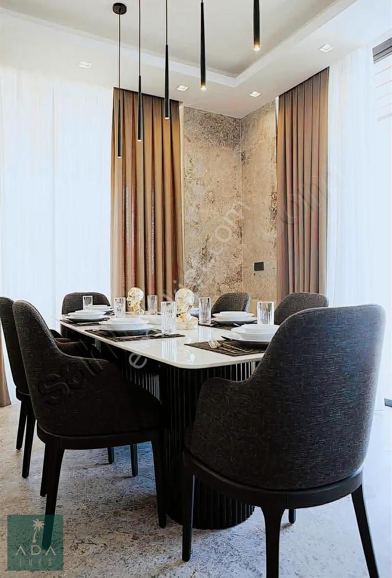 Yalıkavakta Plajlı Lüks Kiralık 4+1 Villa - Görsel 10