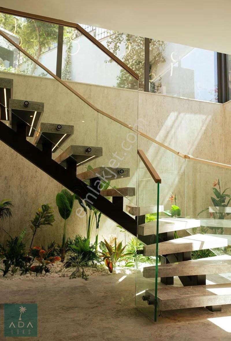 Yalıkavakta Özel Plajlı Satılık 4+1 Lüks Villa - Görsel 2