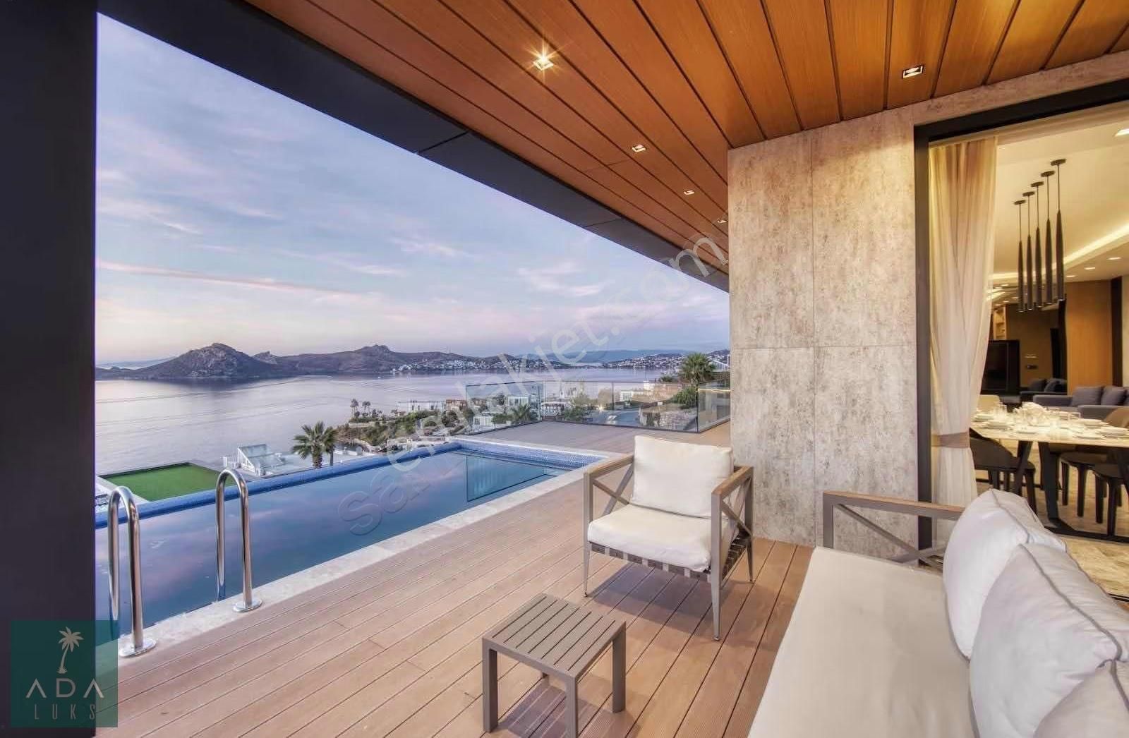 Yalıkavakta Özel Plajlı Satılık 4+1 Lüks Villa - Görsel 22