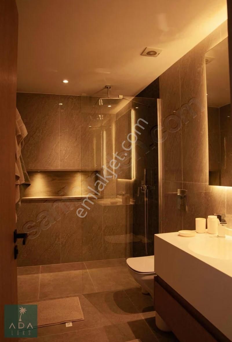 Yalıkavakta Özel Plajlı Satılık 4+1 Lüks Villa - Görsel 15