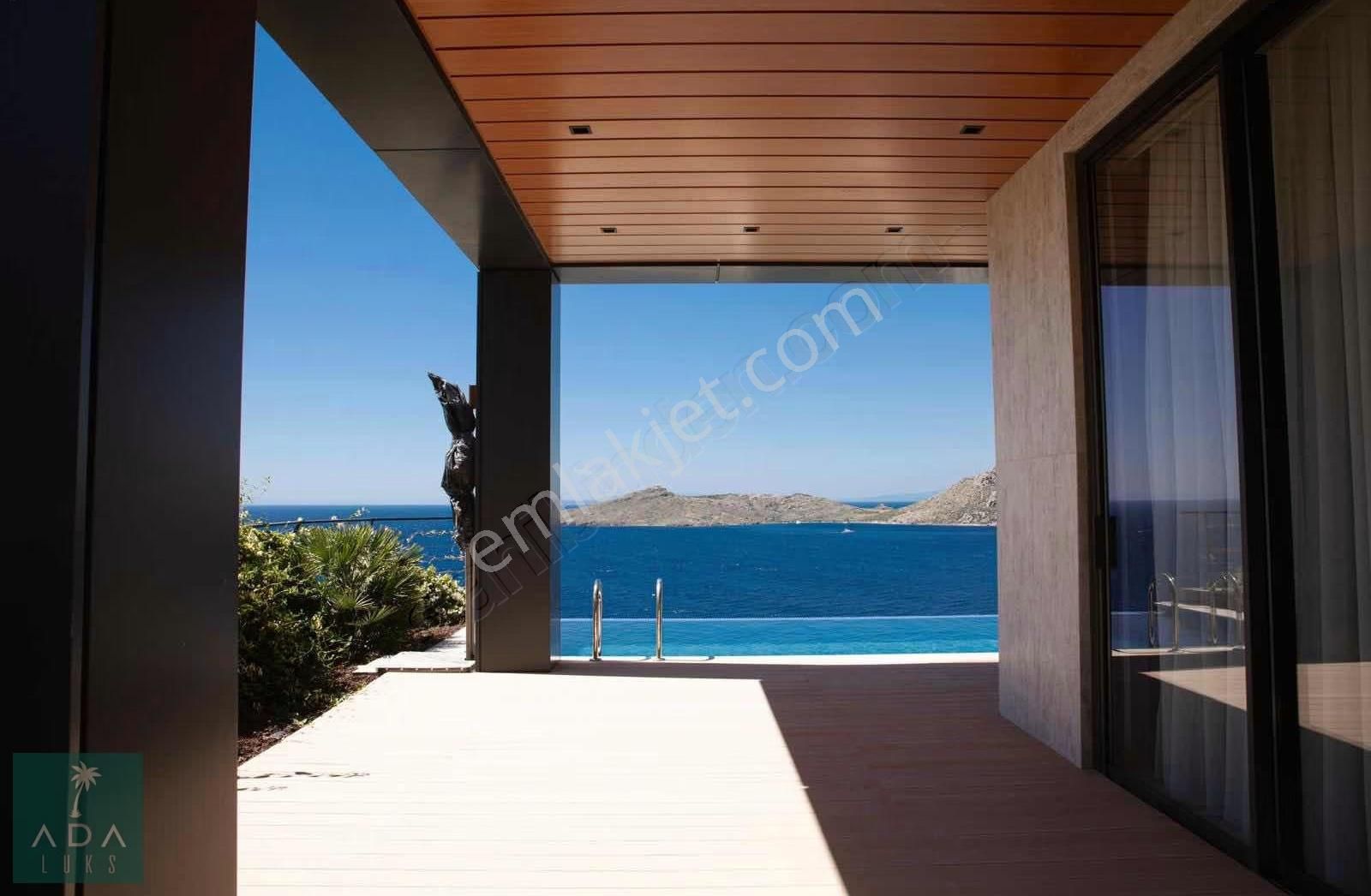 Yalıkavakta Özel Plajlı Satılık 4+1 Lüks Villa - Görsel 14