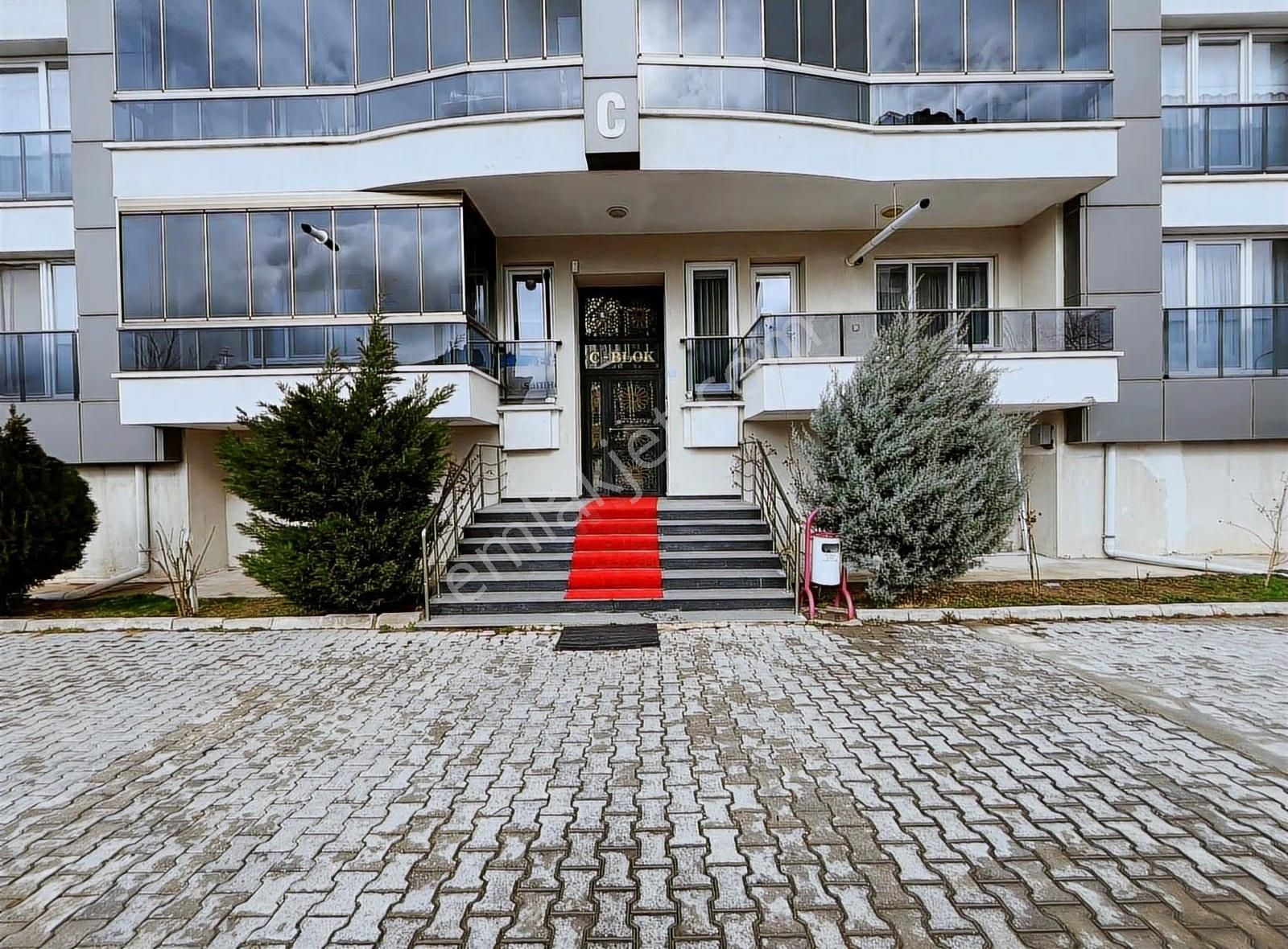 Prestijli Konumda Lüks 4+1 Daire: Güvenlikli Site, Geniş Peyzaj - Görsel 3