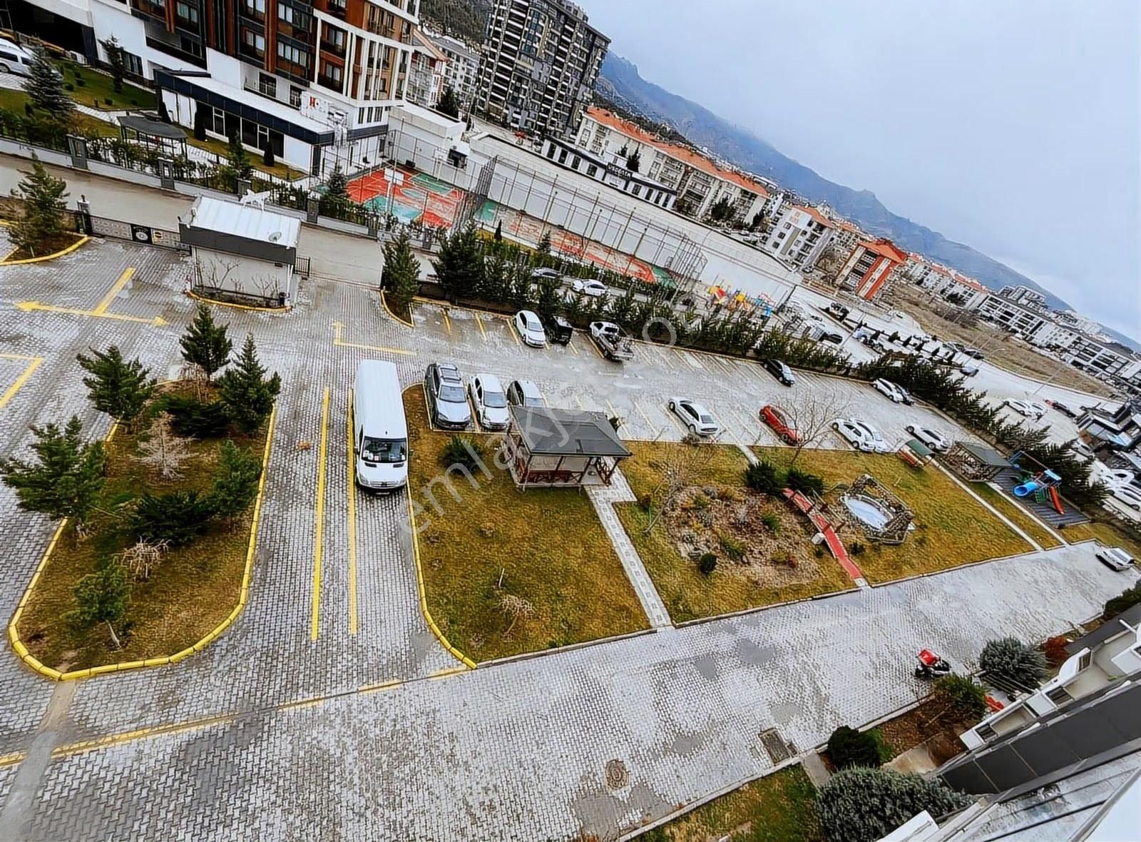 Prestijli Konumda Lüks 4+1 Daire: Güvenlikli Site, Geniş Peyzaj - Görsel 20