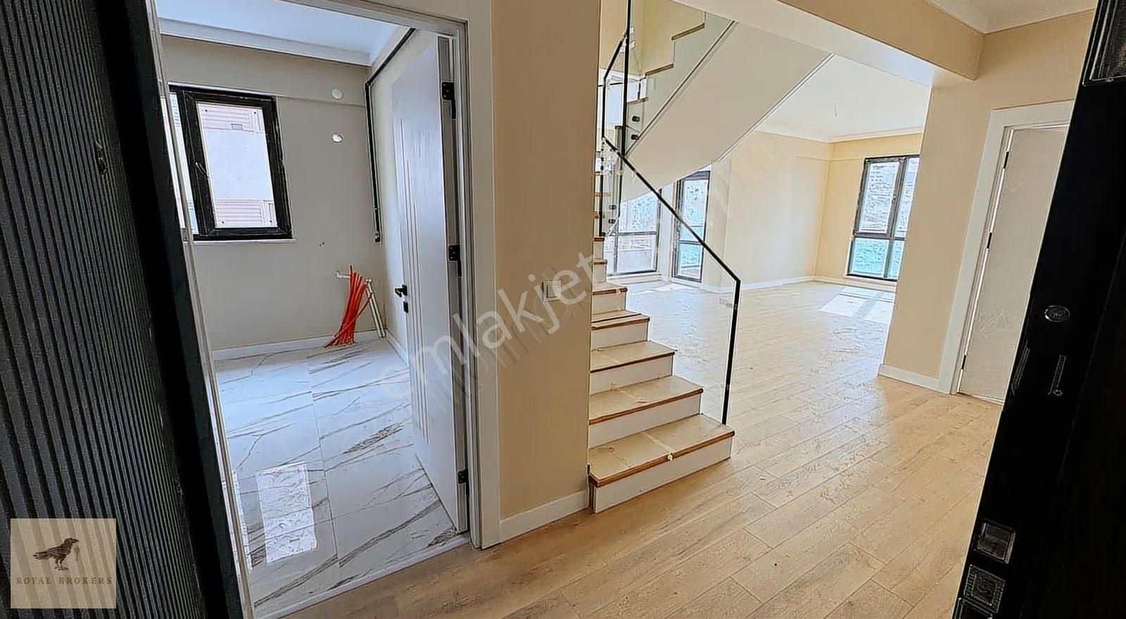 Kiralık, Hilalde Kapalı Otoparklı Dubleks 3+1 Kiralık Daire....