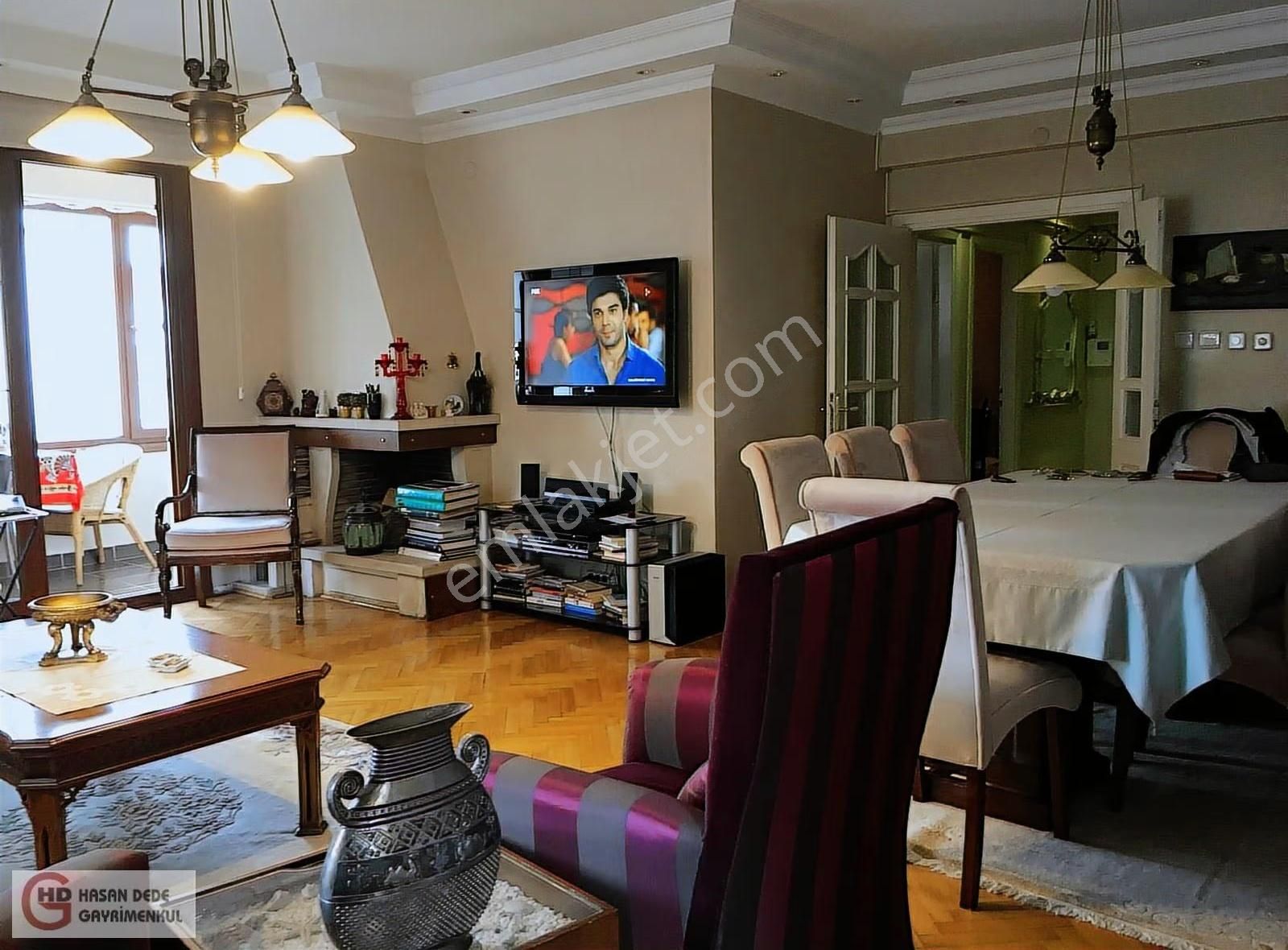 Süreyyaplajında 3+1 140m2 Asansörlü Kombili Şömineli Otoparklı - Görsel 2