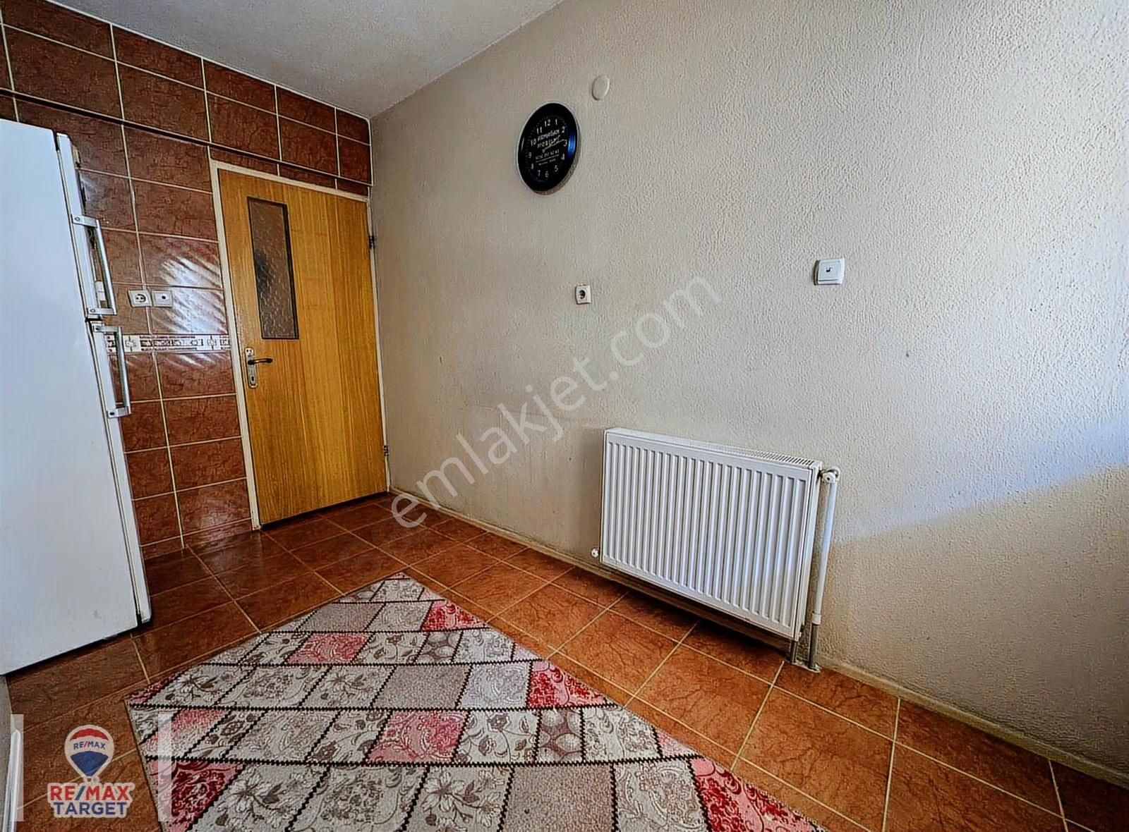 Remax Target'tan Torbalı'da Satılık 3+1 Daire - Görsel 13