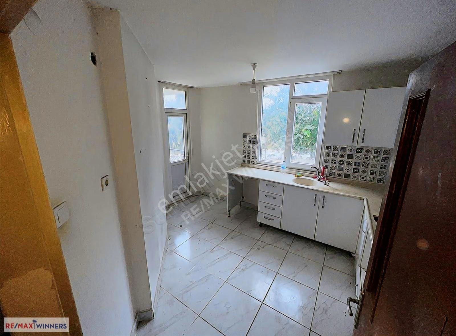 Meltem'de Ofıs Kullanımına Uygun 3+1 Kıralık Daıre - Görsel 15