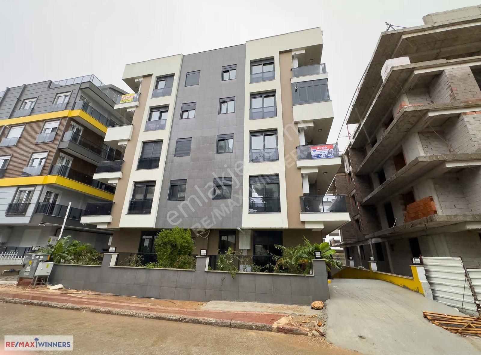 Denize 150 M | Sıfır 2+1 | Kapalı Otoparklı | Kombili