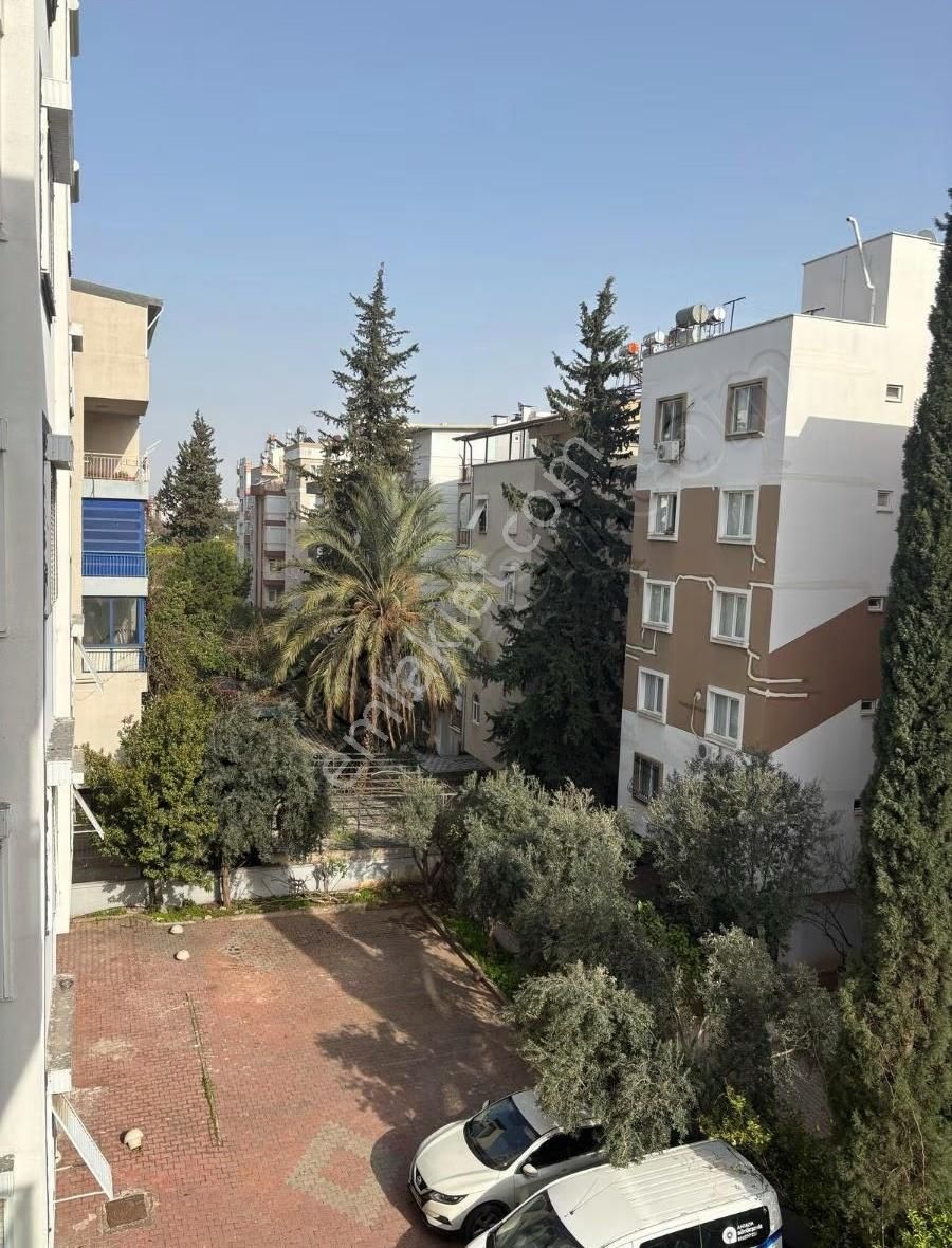 Bayındır Mahallesinde Arakat Asansörlü Satılık 2+1 Daire - Görsel 2