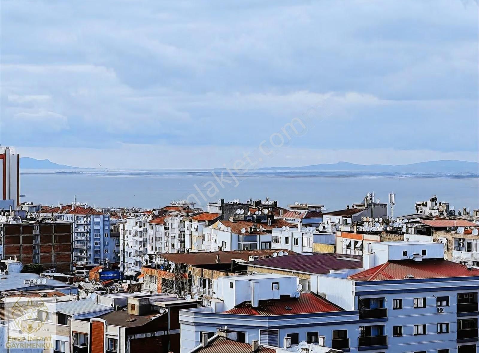 Ersü'den Mızraklı Caddesinde 3+1 120m2 Deniz Manzaralı Asansörlü