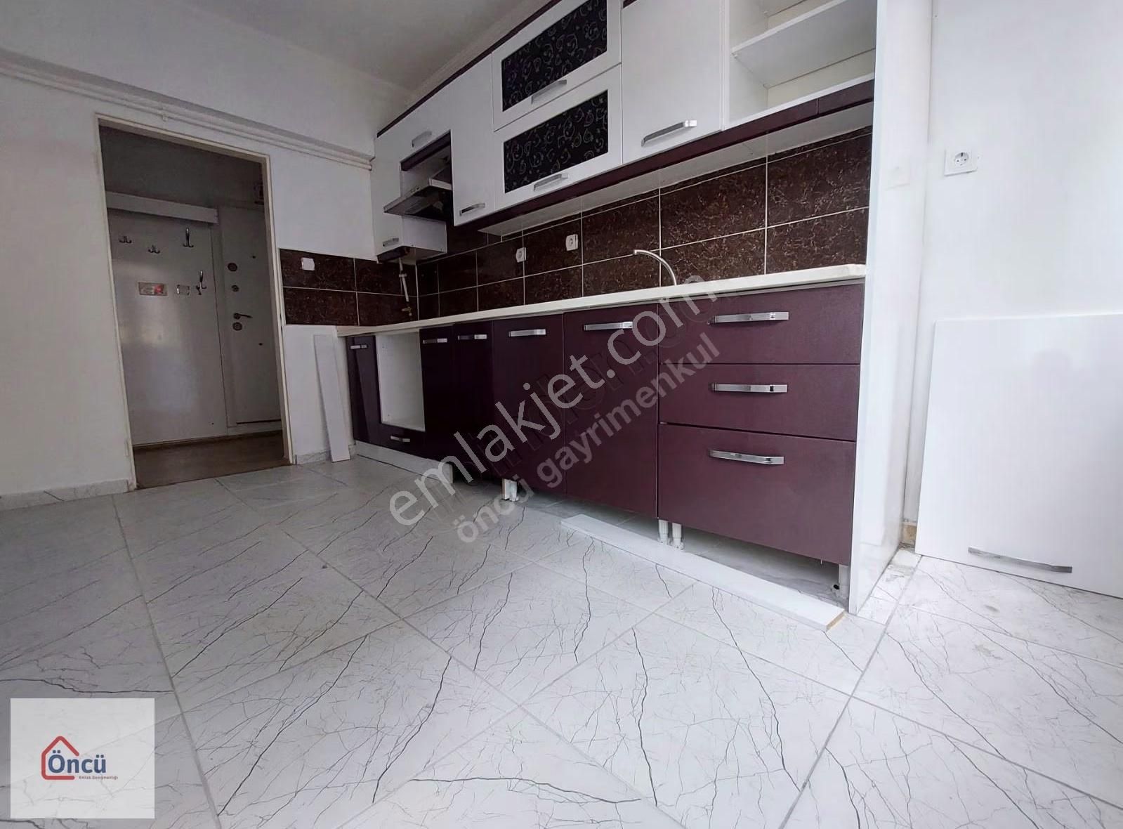 Öncü'den 30 Ağustos Mah'de Satılık 2+1 Yüksek Giriş