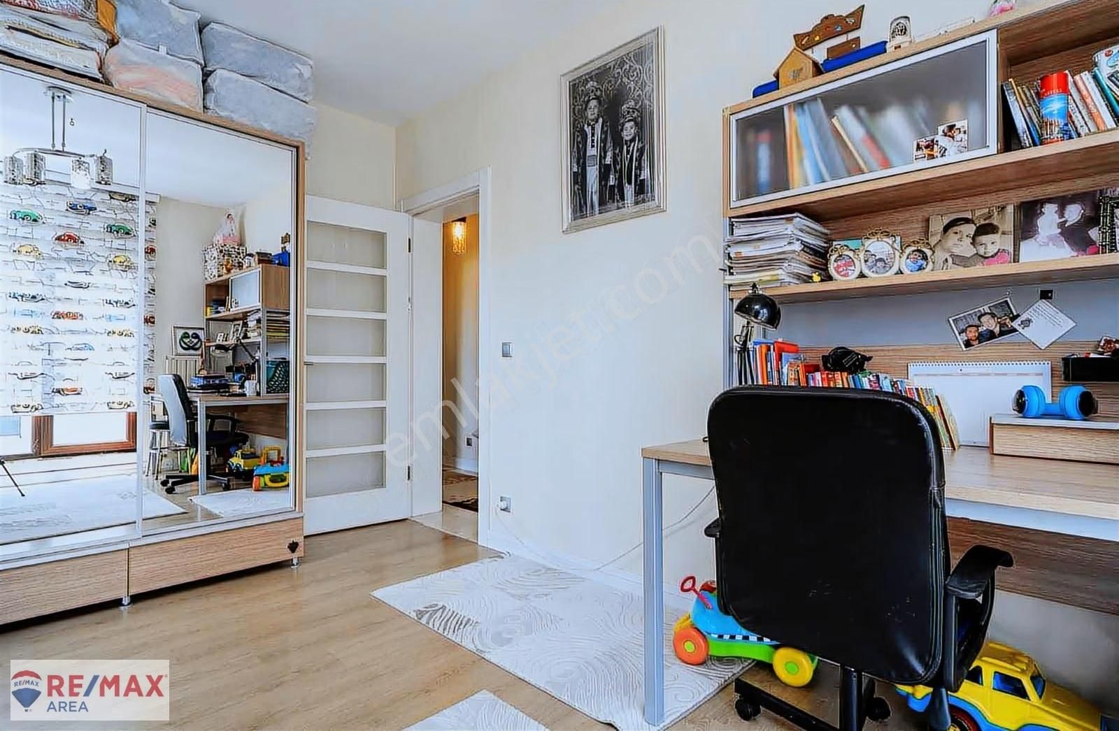 Remax Area Dan Balat Geçitpark Sitesi Satılık Ara Kat 3+1 Daire - Görsel 2