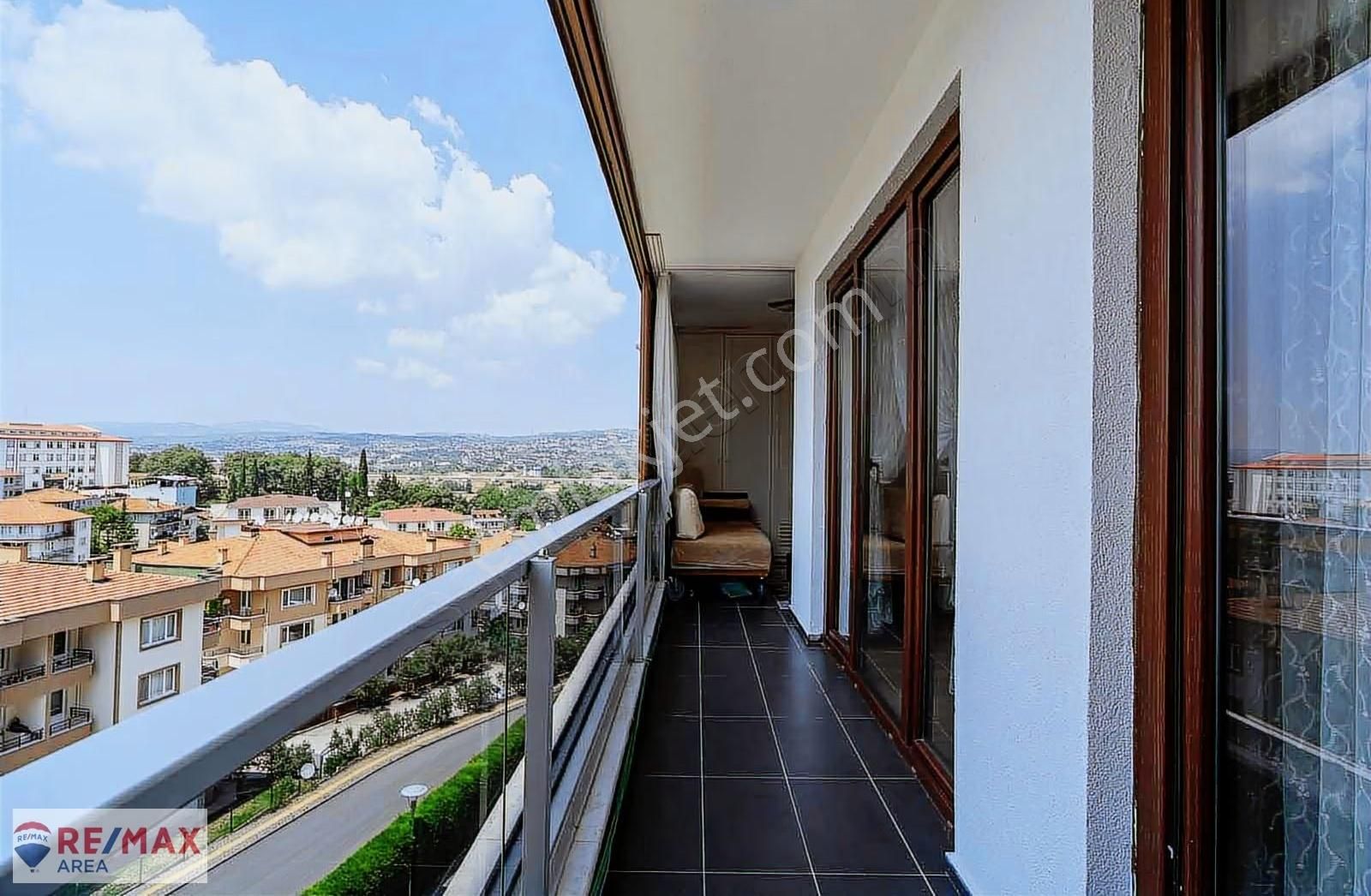 Remax Area Dan Balat Geçitpark Sitesi Satılık Ara Kat 3+1 Daire - Görsel 3