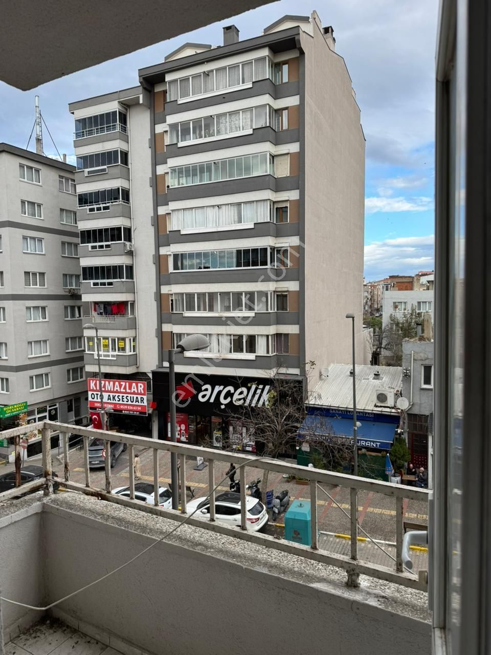 Atatürk Caddesinde Sahibinden Kiralık Eşyasız 3+1 Daire