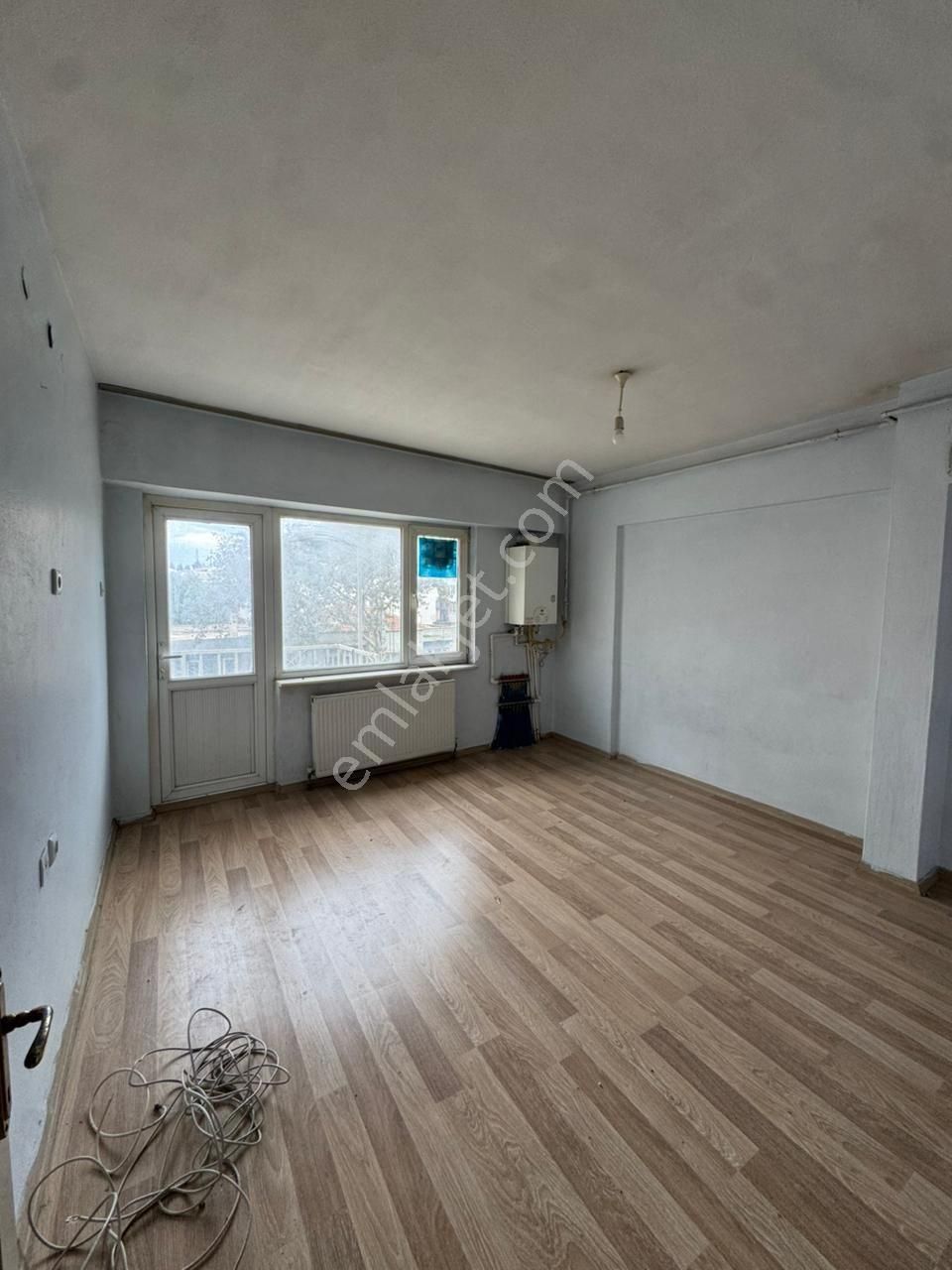 Atatürk Caddesinde Sahibinden Kiralık Eşyasız 3+1 Daire - Görsel 2