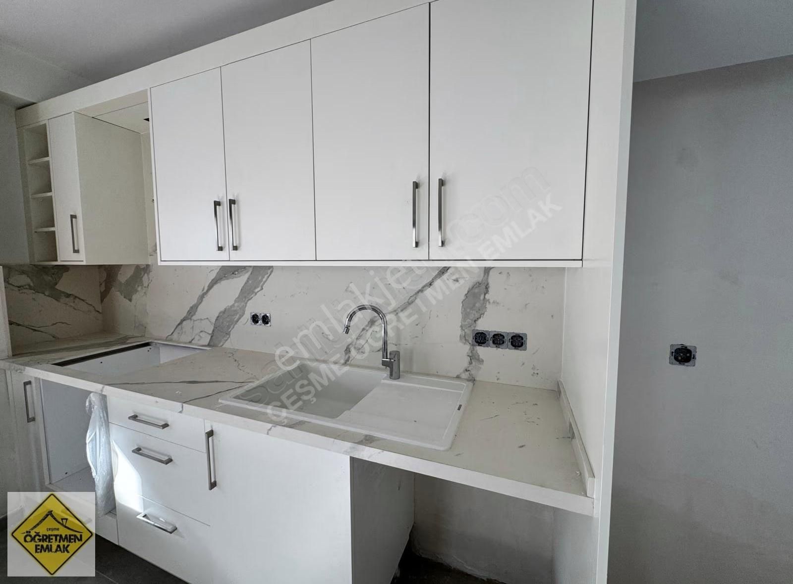 Çeşme Merkeze De Çarşı İçinde Konumu Çok İyi Kiralık Daire - Görsel 20