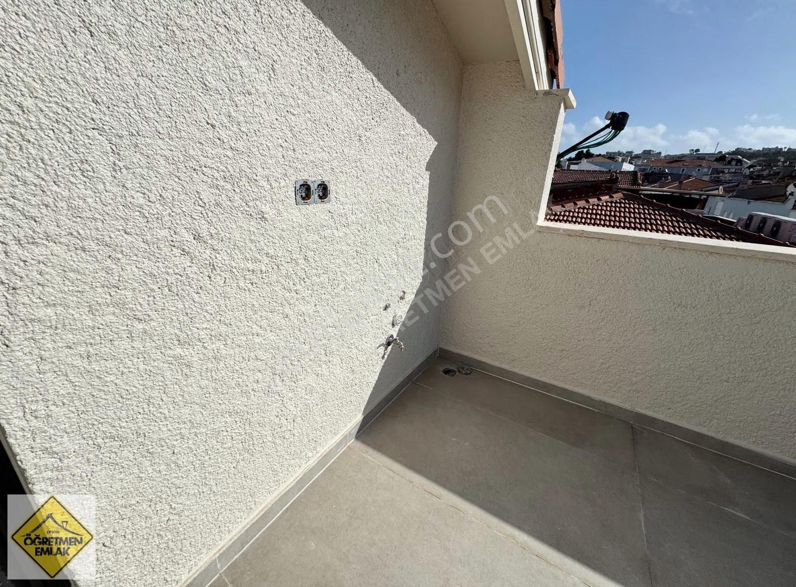 Çeşme Merkeze De Çarşı İçinde Konumu Çok İyi Kiralık Daire - Görsel 14