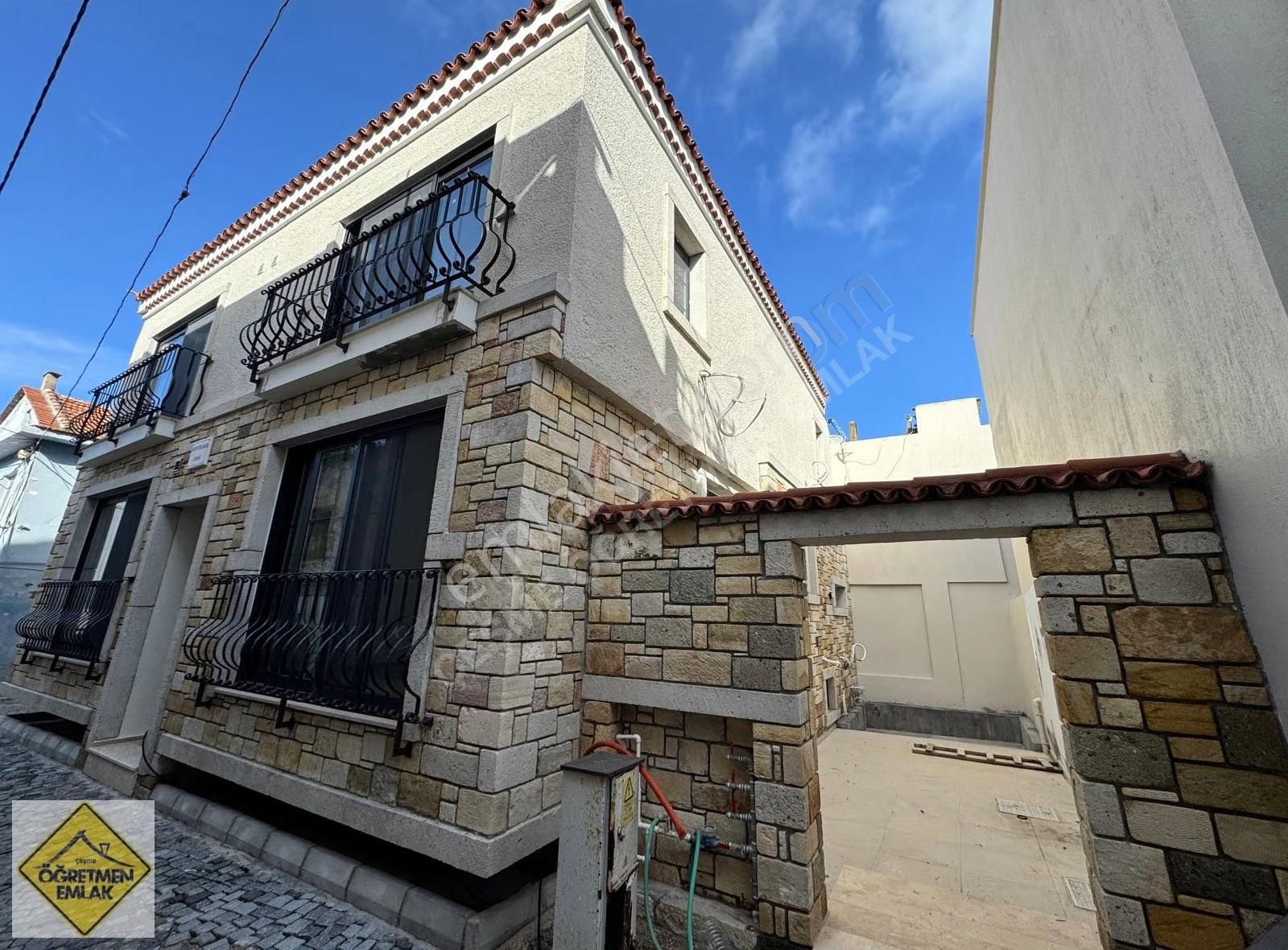 Çeşme Merkeze De Çarşı İçinde Konumu Çok İyi Kiralık Daire - Görsel 9