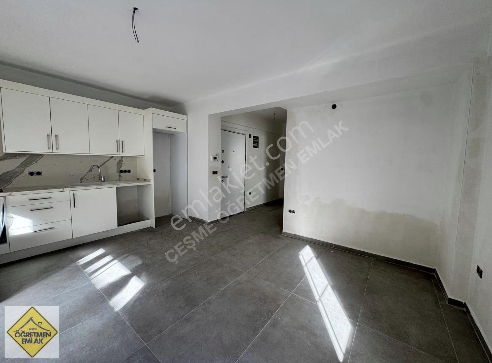 Çeşme Merkeze De Çarşı İçinde Konumu Çok İyi Kiralık Daire - Görsel 11