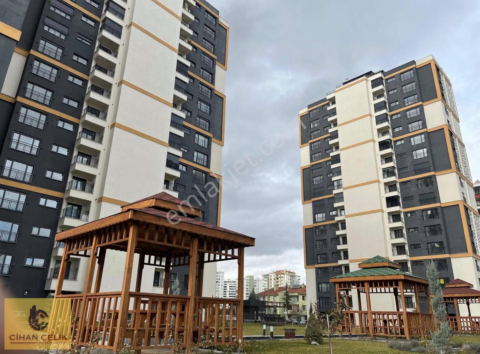 Şeker Tekke Caddesi Üzeri 5+1 Ara Kat Daire - Görsel 2