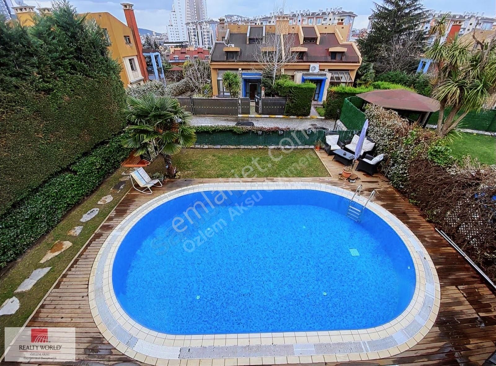 Özlem Aksu..sinpaş Aqua City Müstakil Havuzlu Satılık 5+3 Villa