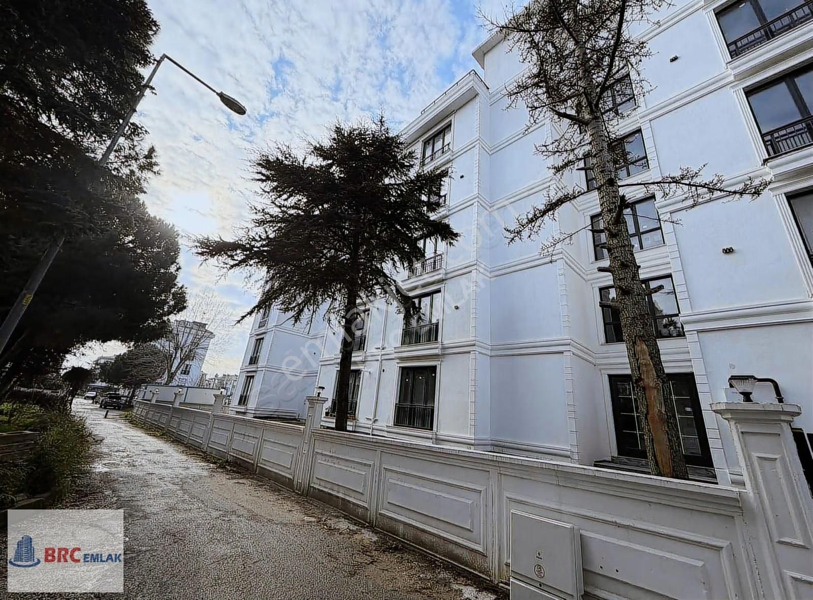 Büyükçekmece Atatürk Mah. Denize 100m, Sıfır 2+1 Daire