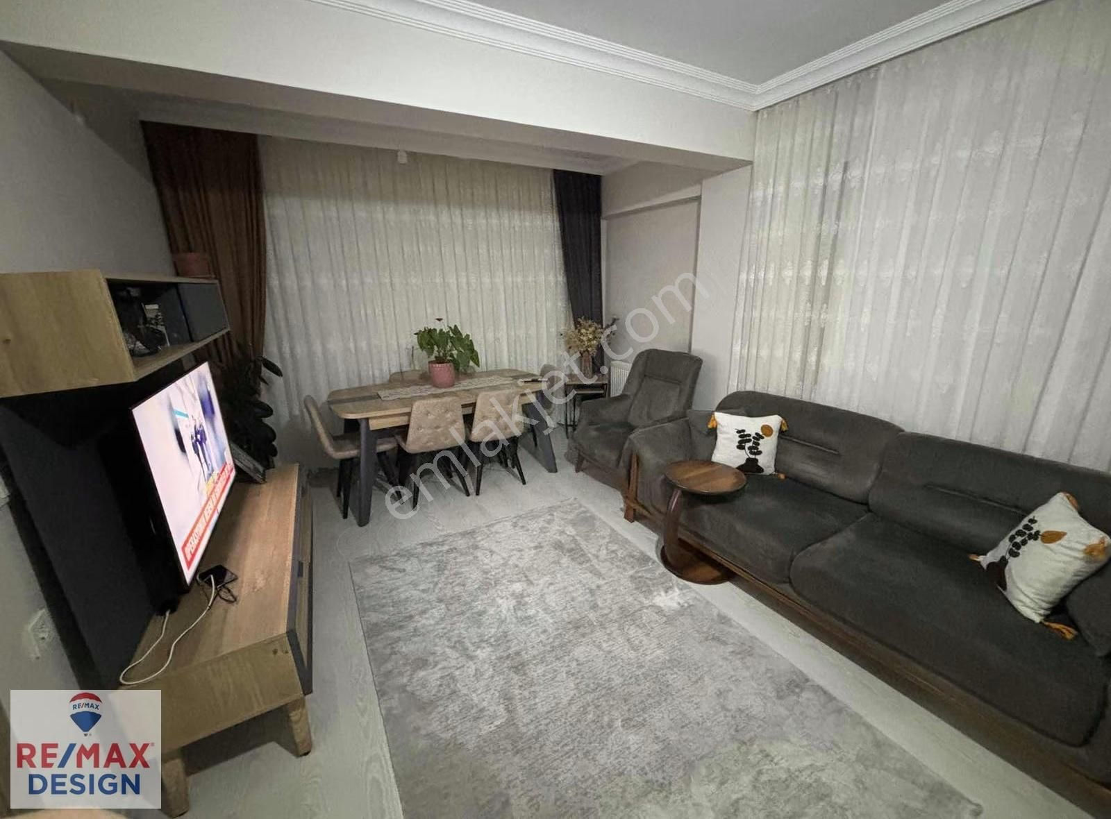 Tekeler'de Site İçerisinde Daire Re/max Design Buğra Çaktı