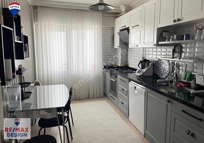 Adapazarı Tekelerde Kapalı Garajlı 3+1 Satılık Remax Desıgn - Görsel 11