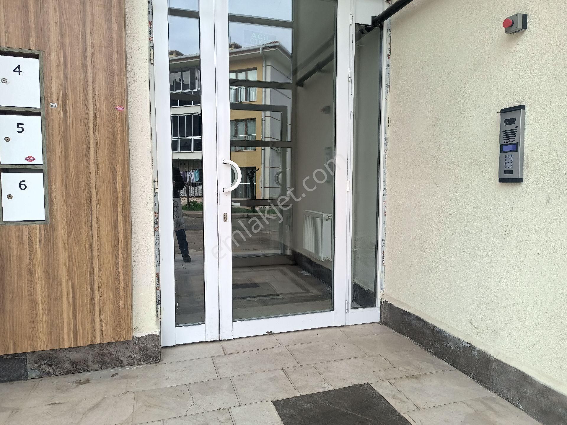 Buket Emlaktan Kiralık 2+1 Daire Yüksek Giriş Doğalgazlı Asansörlü - Görsel 3