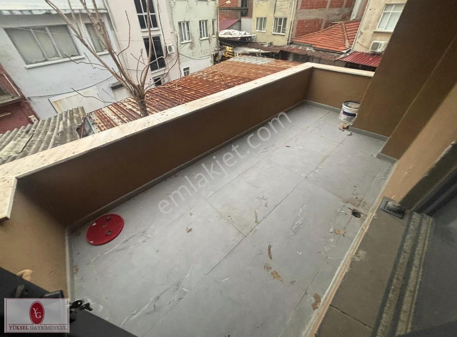Yüksel'den Edremit Çarşının Merkezinde Geniş Balkonlu 2+1 Daire - Görsel 18