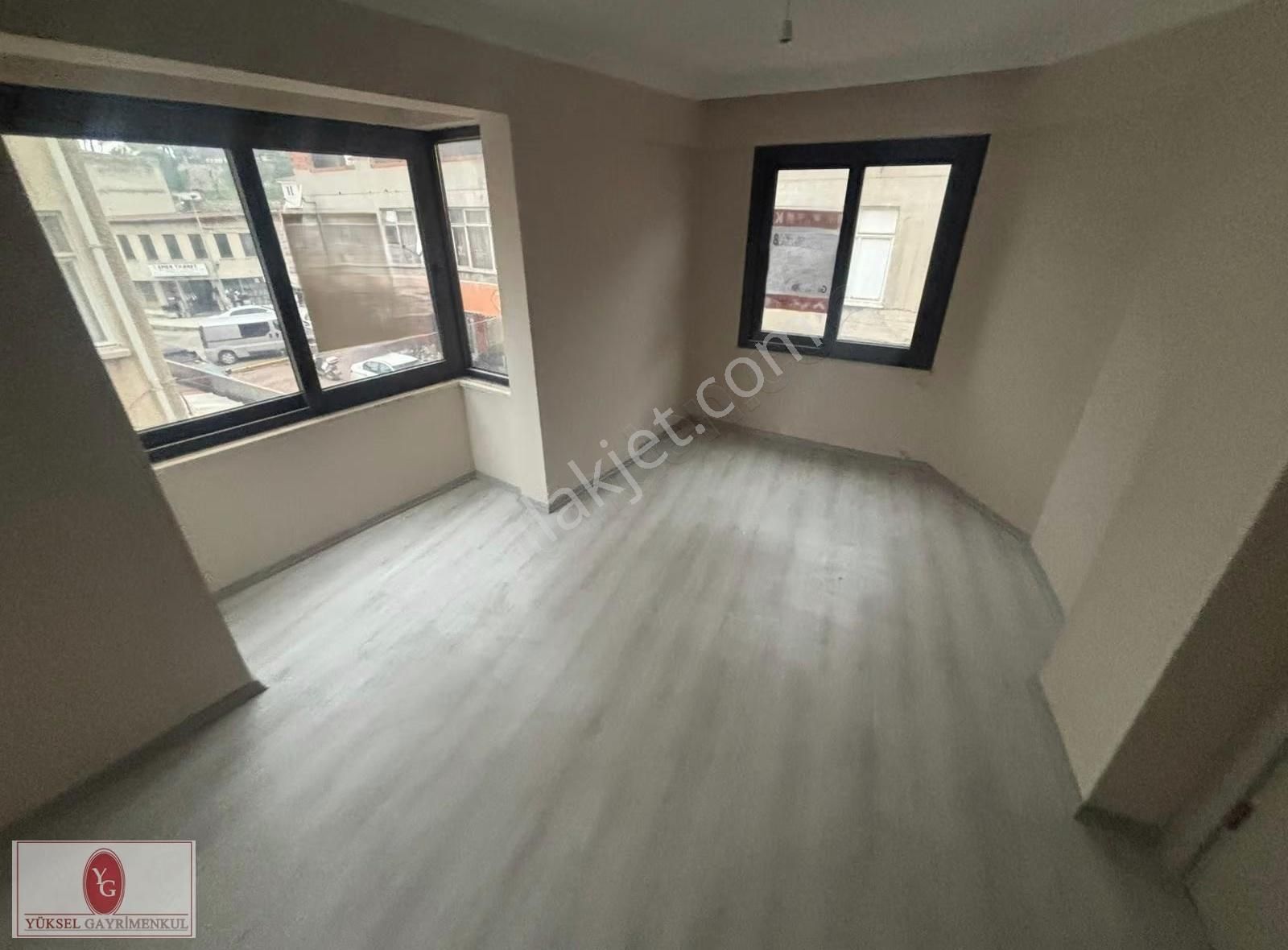 Yüksel'den Edremit Çarşının Merkezinde Geniş Balkonlu 2+1 Daire - Görsel 28
